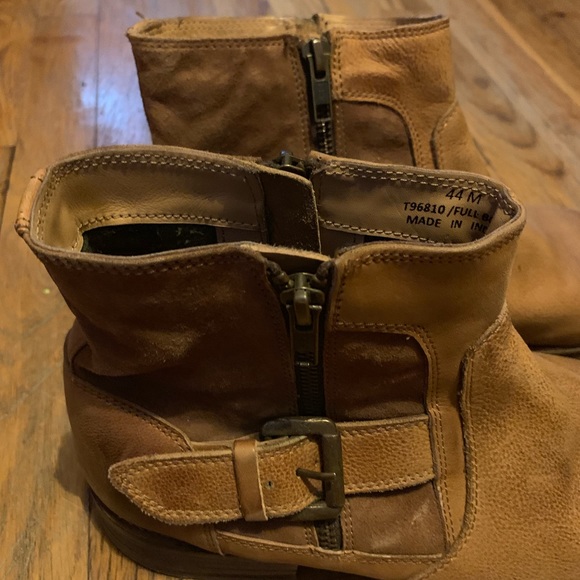 Casual boots in great condition. Size 10 - Picture 4 of 6